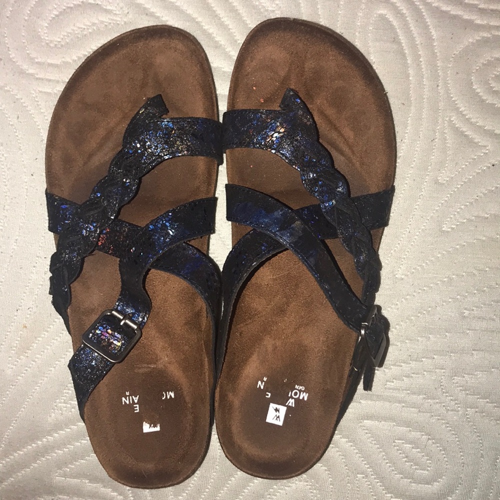 White Mountain sandals